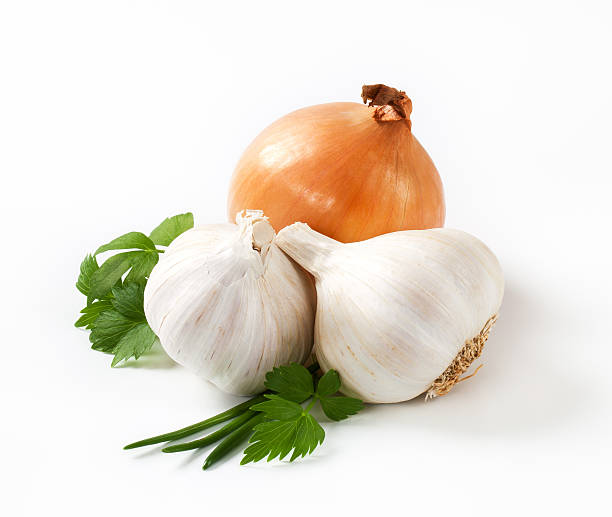 garlic and onions lower the risk of growing cancerous tumors