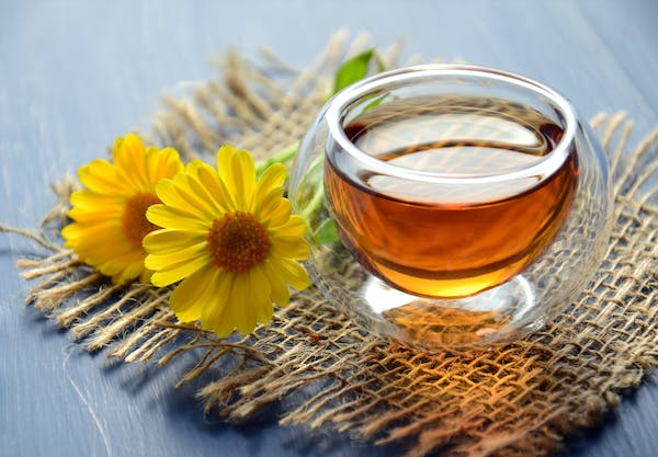 Drinking green tea regularly links to improved blood sugar control and a reduced risk of developing type 2 diabetes.