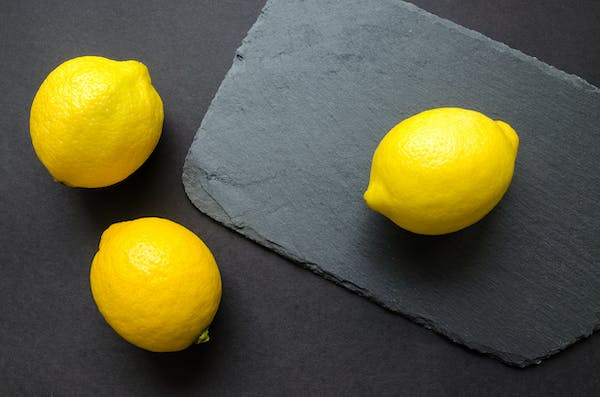 Powerful Plant Compounds in Lemons