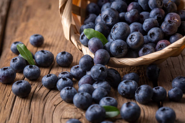 Blueberries are small, but they are very healthy.