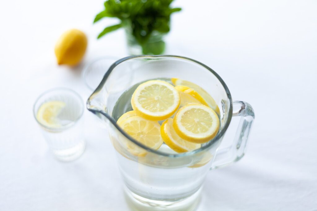 does lemon water cause dehydration
