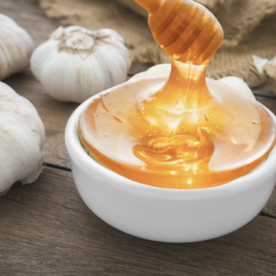 Steeping garlic in honey