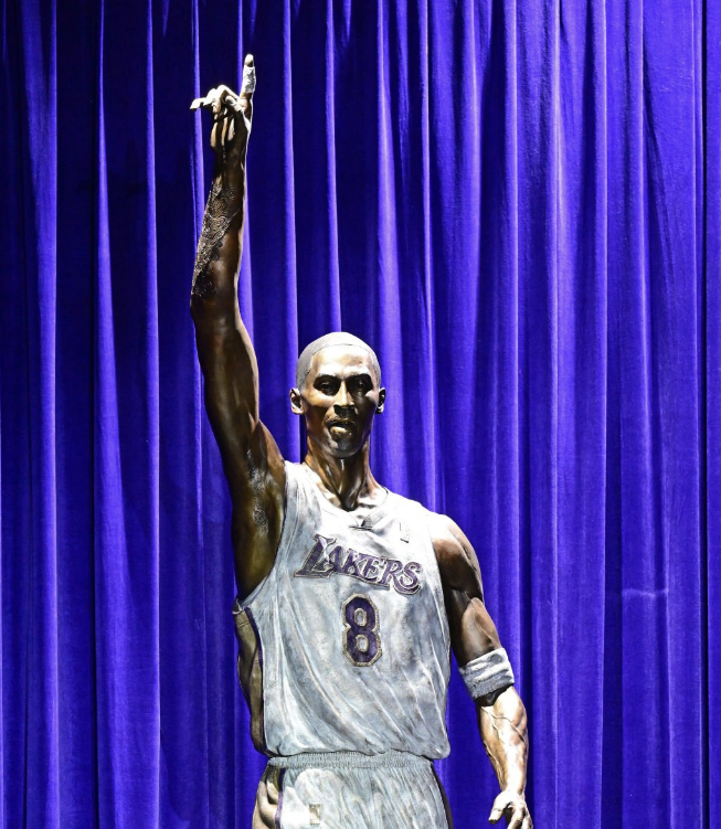 Kobe Bryant and his first statue revelaled