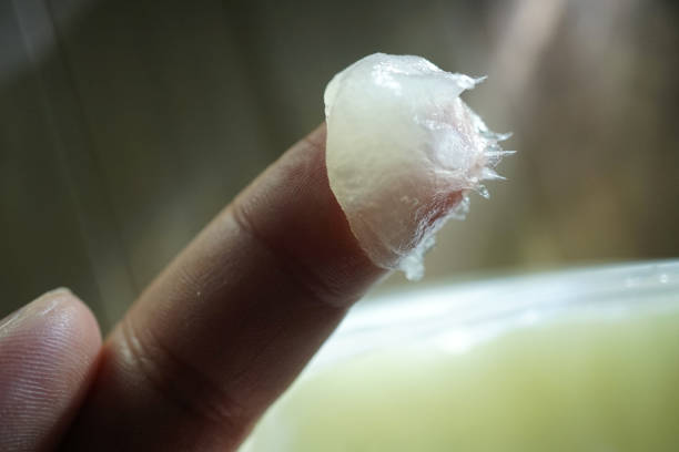 To maximize the effectiveness of Vaseline for wrinkles Before using Vaseline, make sure your skin is free of makeup, grime, and pollutants.