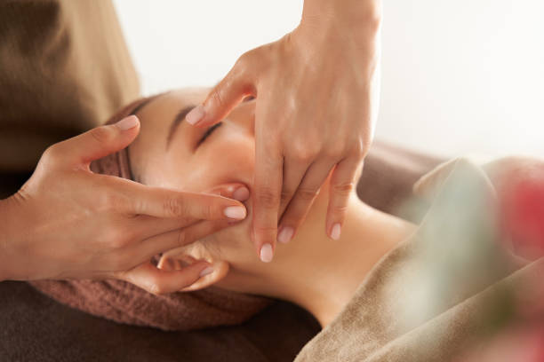 Exploring the Benefits of Face Massage
