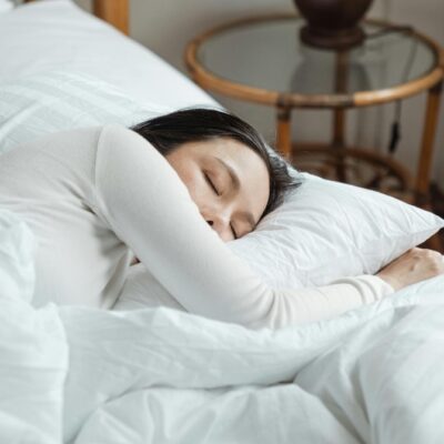 Learn How to Sleep Comfortably with a Frozen Shoulder