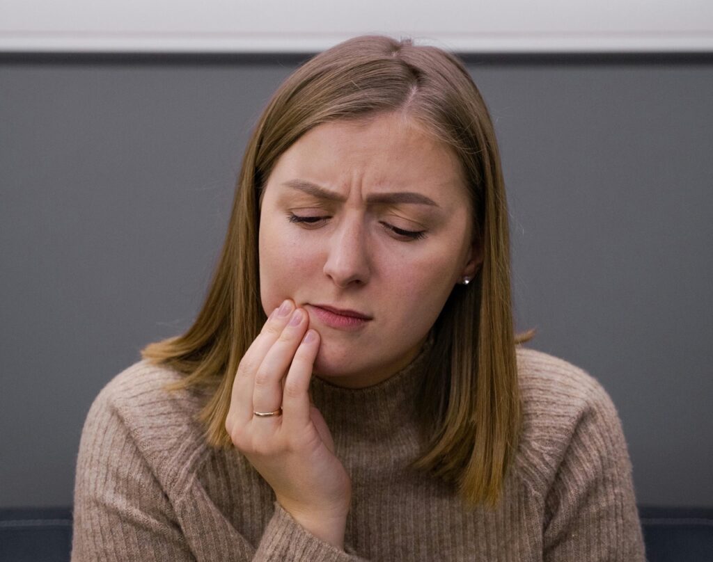 Say Goodbye to Toothache with Alternative Medicine