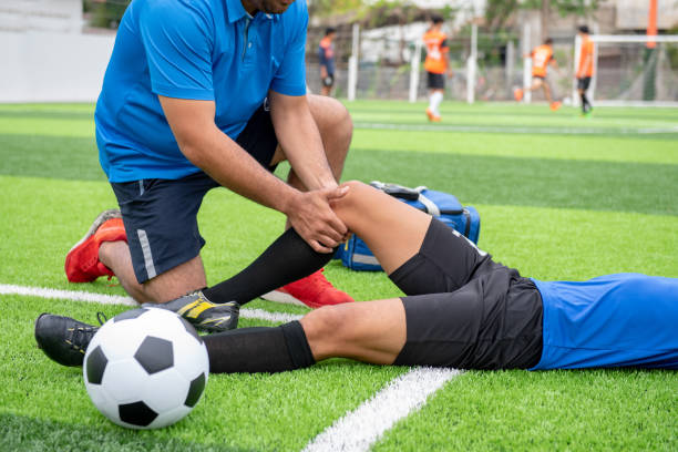 If you are an athlete or participate in physical activities on a regular basis, you should be aware that a serious knee injury might raise your chance of developing OA.