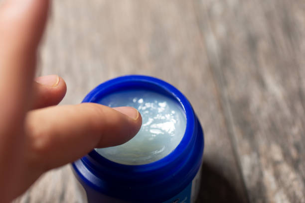 Precautions and Potential Side Effects of Using Vicks for Hemorrhoids