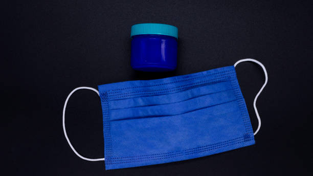 Precautions and Side Effects of Using Vaporub for Sore Throats