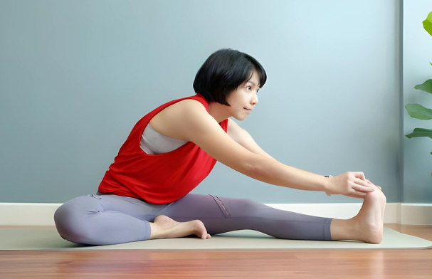 Rheumatoid arthritis (RA) holistic treatment includes stretching and flexibility exercises to relieve stiffness, maintain joint mobility, and improve functional ability.