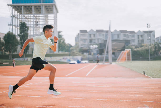 Once your knee pain has subsided and you have received clearance from a healthcare professional, it's important to ease back into running gradually.