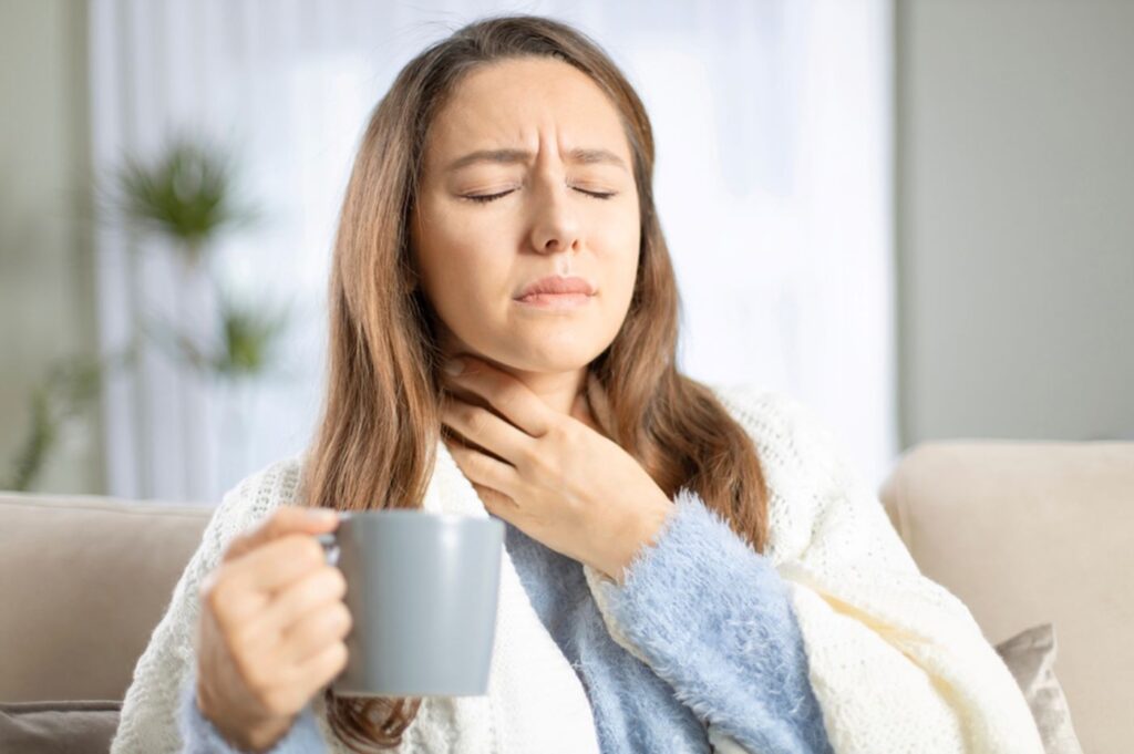 Find out What to Drink When Your Throat is Sore