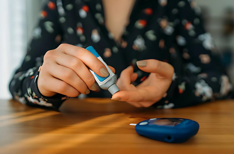 Regular monitoring of blood sugar levels